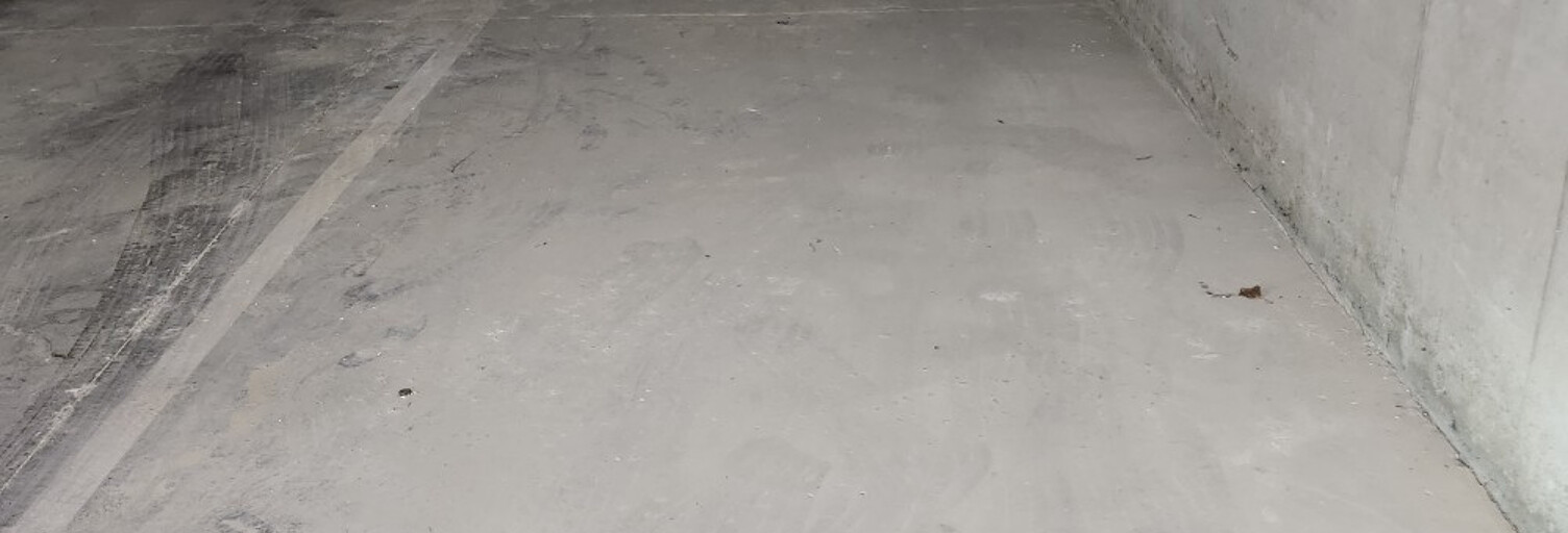 Garage  28 m² à louer à Lambesc (13410)