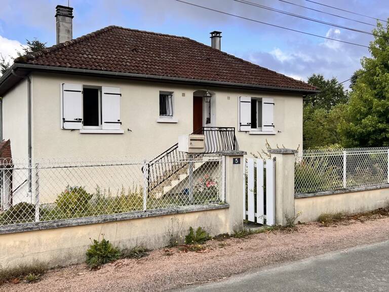 Maison élevée sur sous-sol complet — photo 1
