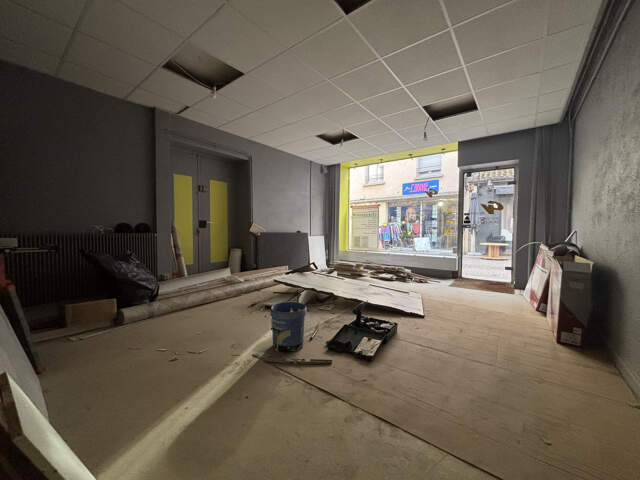 Local commercial avec vitrine — photo du bien