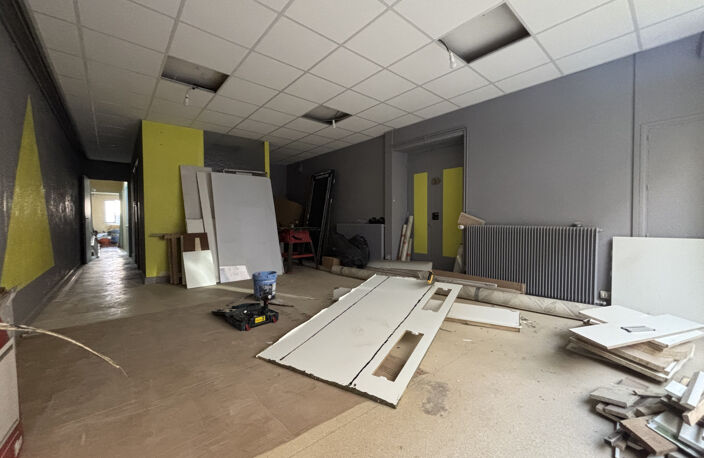 Local commercial avec vitrine — photo 2