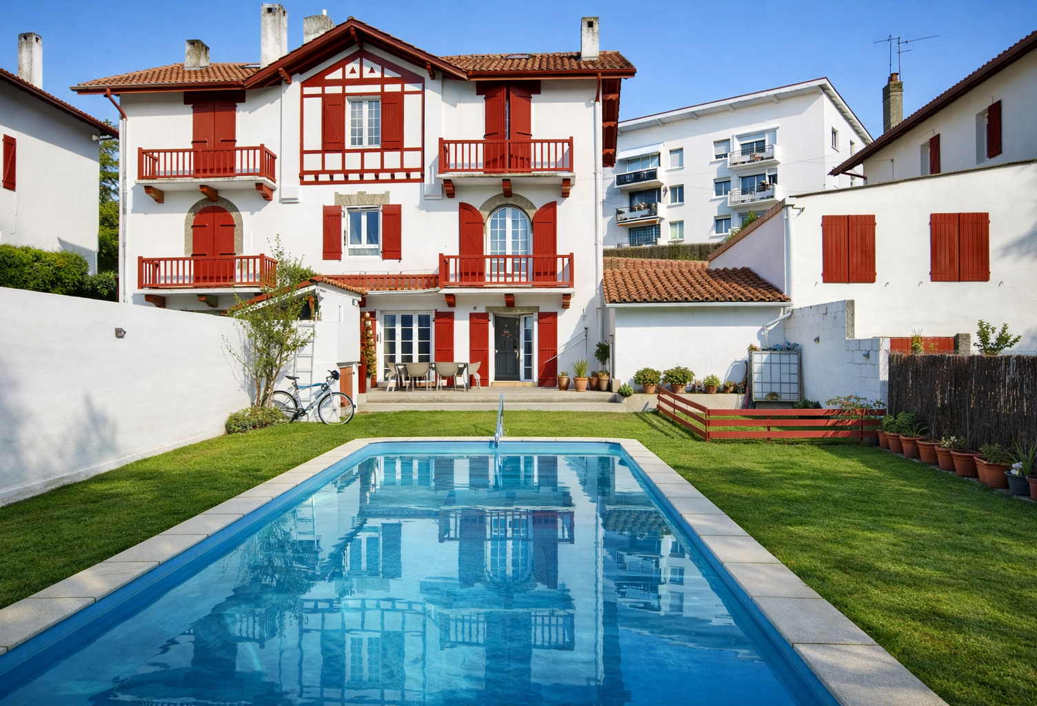 Maison avec piscine — photo 1