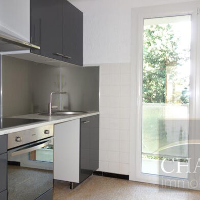 Appartement 3 pièces 898 €