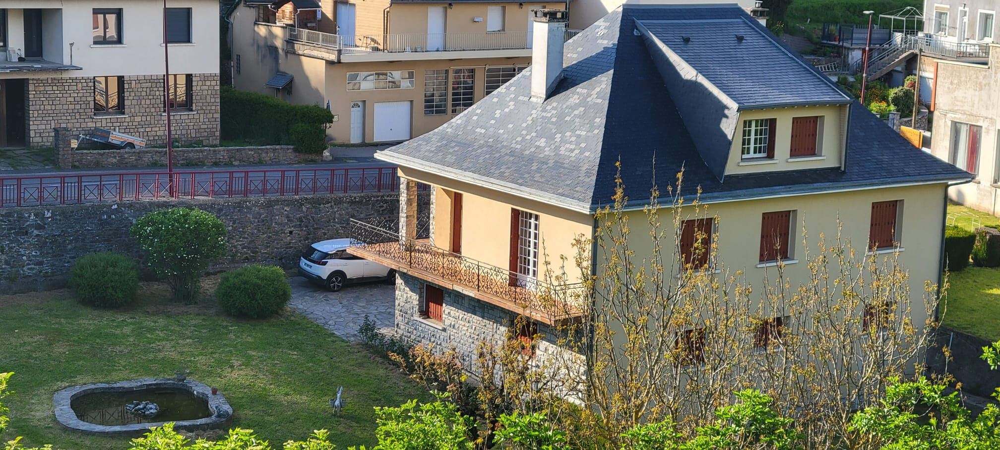 Villa / Maison  T6 à vendre Salles-Curan 12410