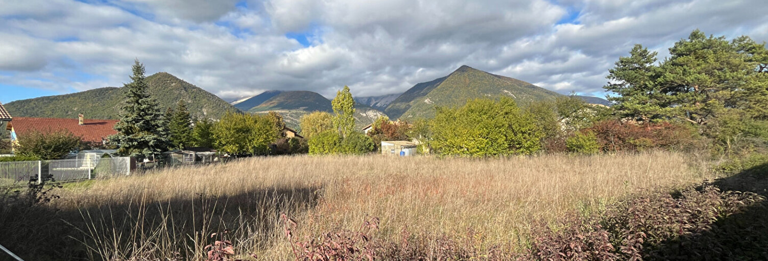 Terrain  1304 m² à vendre à Montmaur (05400)