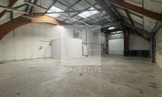 Commerce  1502 m² à louer à Villeurbanne (69100)