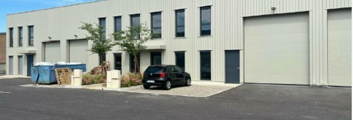 Commerce  319 m² à louer à Décines-Charpieu (69150)