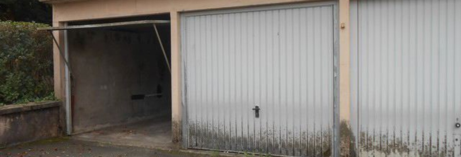 Garage   m² à louer à Saint-Étienne (42100)