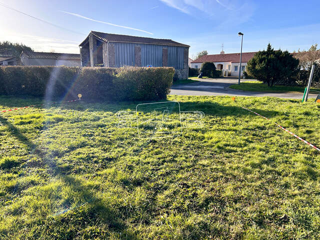 Terrain Saint Julien De Concelles 439 m2 — photo du bien