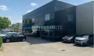 Commerce  2750 m² à louer à Vaulx-en-Velin (69120)