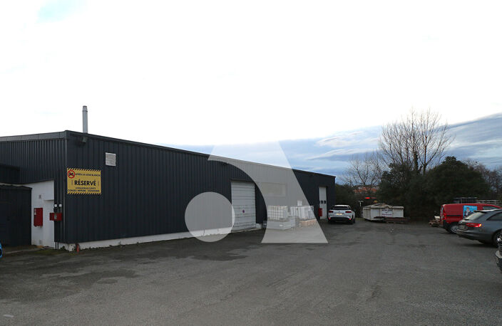 Local d'activité Tarbes 571 m² — photo 2