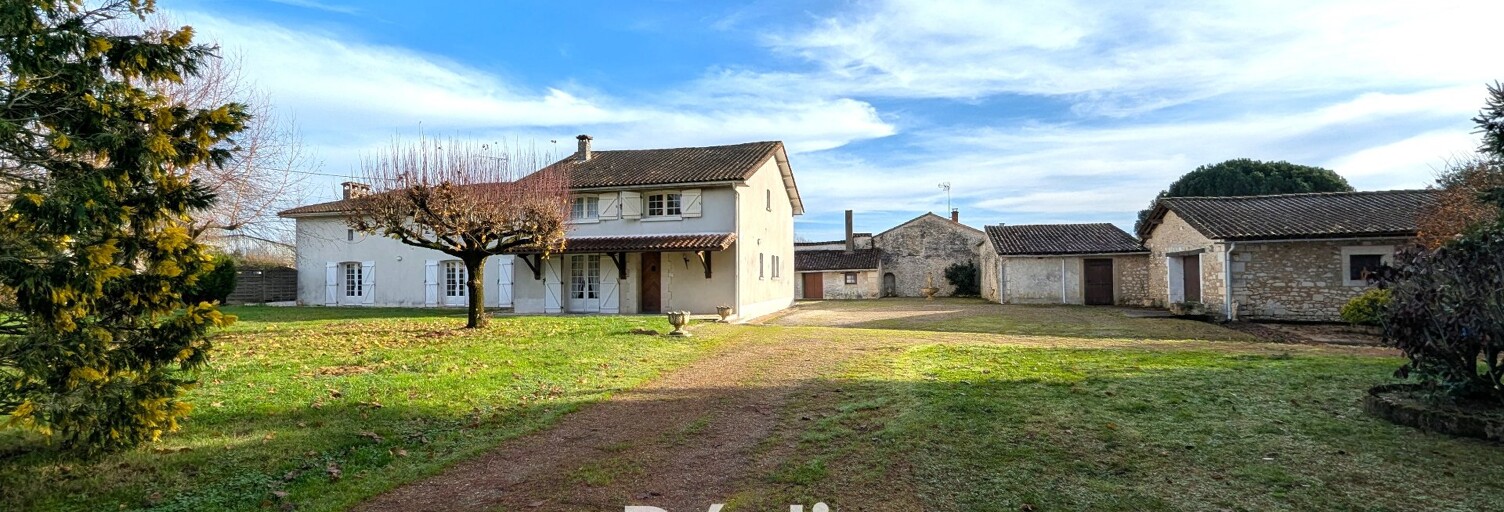 Maison 9 Pièces 292 m² à vendre à La Rochefoucauld-en-Angoumois (16110)