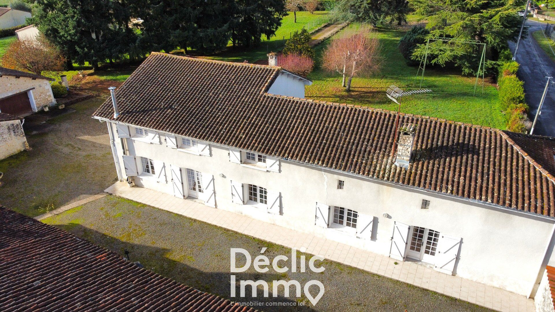 Villa / Maison  T9 à vendre Rochefoucauld (La) 16110