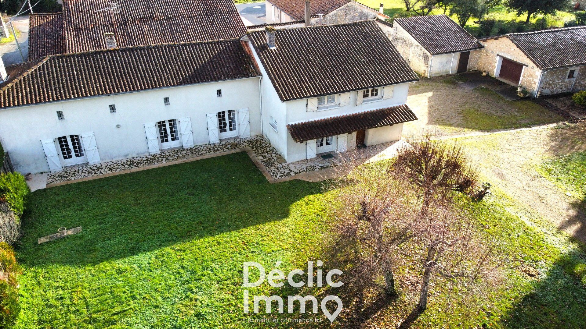 Villa / Maison  T9 à vendre Rochefoucauld (La) 16110