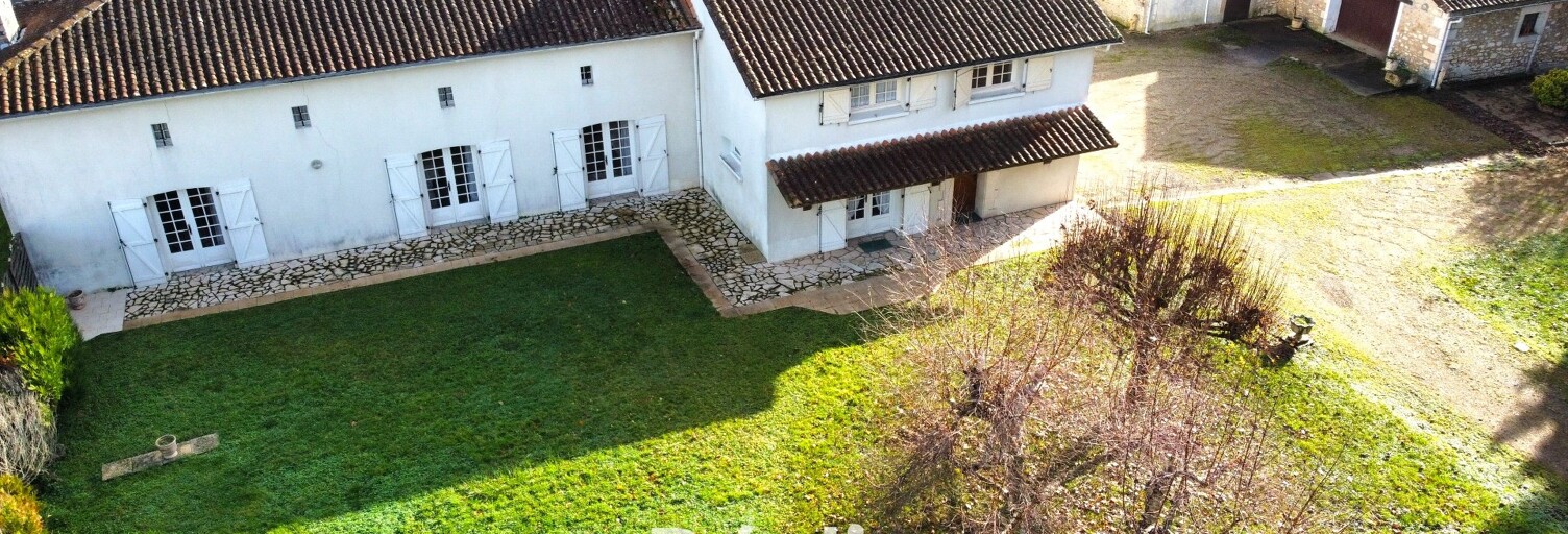 Maison 9 Pièces 292 m² à vendre à Taponnat-Fleurignac (16110)