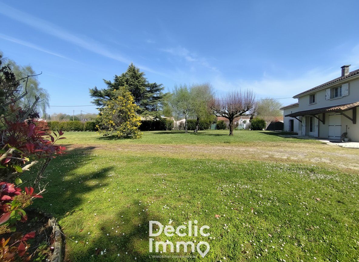 Villa / Maison  T9 à vendre Rochefoucauld (La) 16110