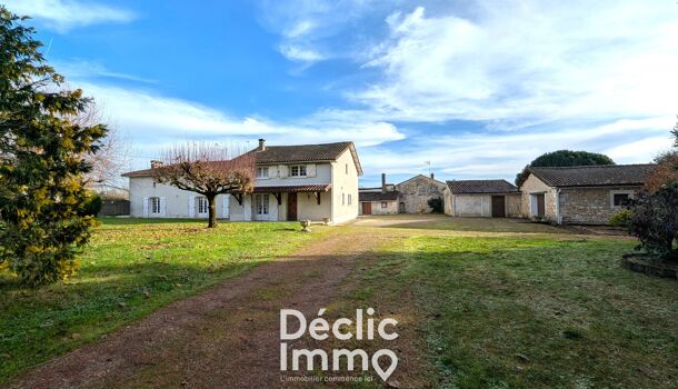 Villa / Maison 9 pièces  à vendre Rochefoucauld (La) 16110