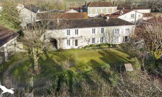 Maison 8 Pièces 360 m² à vendre à Criteuil-la-Magdeleine (16300)