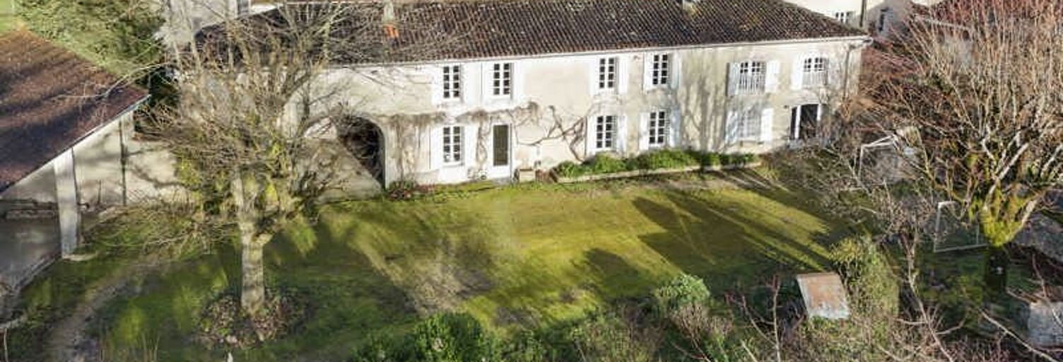 Maison 8 Pièces 360 m² à vendre à Criteuil-la-Magdeleine (16300)