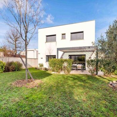 Maison 5 pièces 599732 €