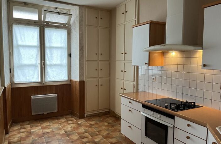 Maison de bourg de 5 pièces principales — photo 2