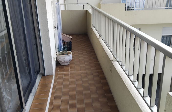 T1 HYERES HYPER CENTRE VUE DEGAGEE — photo 3