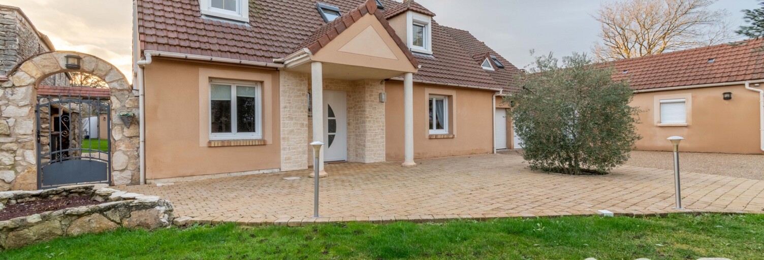 Maison 10 Pièces 203 m² à vendre à Fontenay-Mauvoisin (78200)