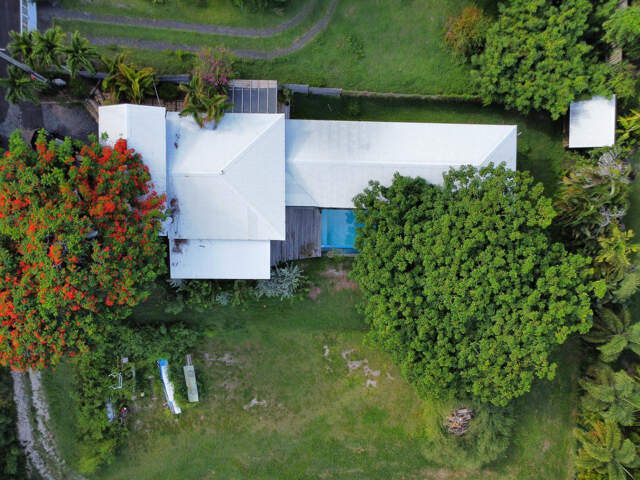 Villa d'architecte avec piscine et fort potentiel foncier — photo du bien