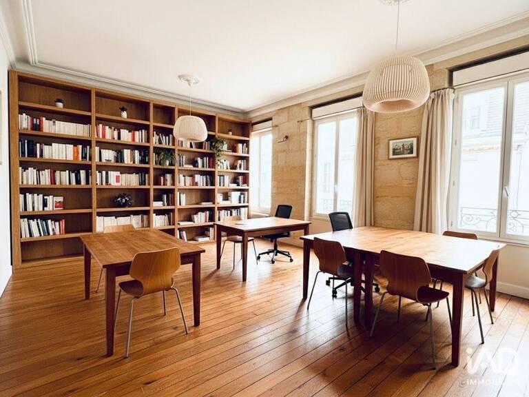 Vente Bureaux 145 m&sup2; — photo 1