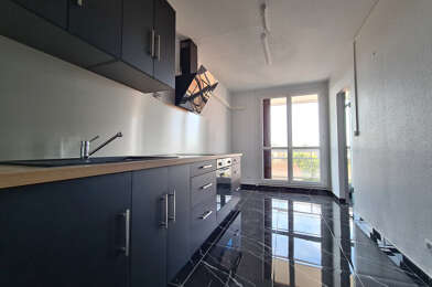 Appartement 3 pièces 825 €