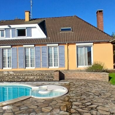 Maison 8 pièces 399000 €