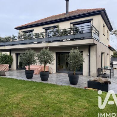 Maison 7 pièces 749000 €