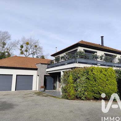 Maison 7 pièces 749000 €