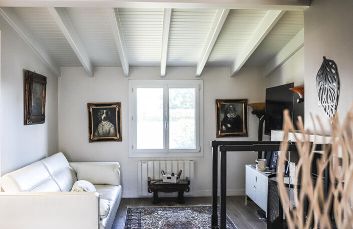 VAUX-SUR-MER - MAISON ENTIEREMENT RÉNOVÉE AVEC GOÛT AU PRIX — photo 4