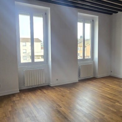 Appartement 3 pièces 725 €