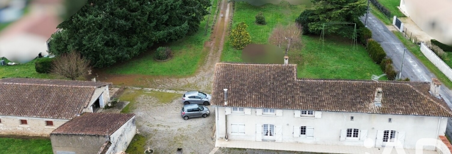 Maison 8 Pièces 287 m² à vendre à La Rochefoucauld-en-Angoumois (16110)