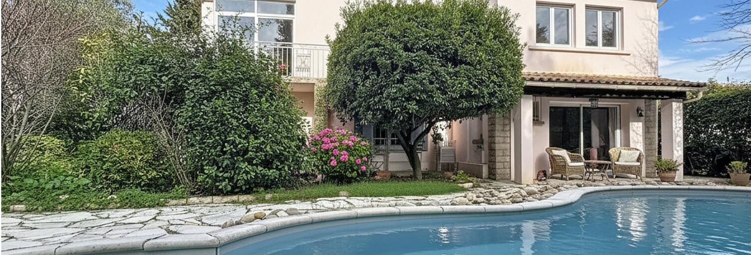 Maison 8 Pièces 197 m² à vendre à Rognonas (13870)