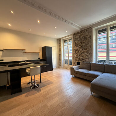 Appartement 2 pièces 860 €