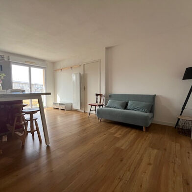 Appartement 2 pièces 700 €