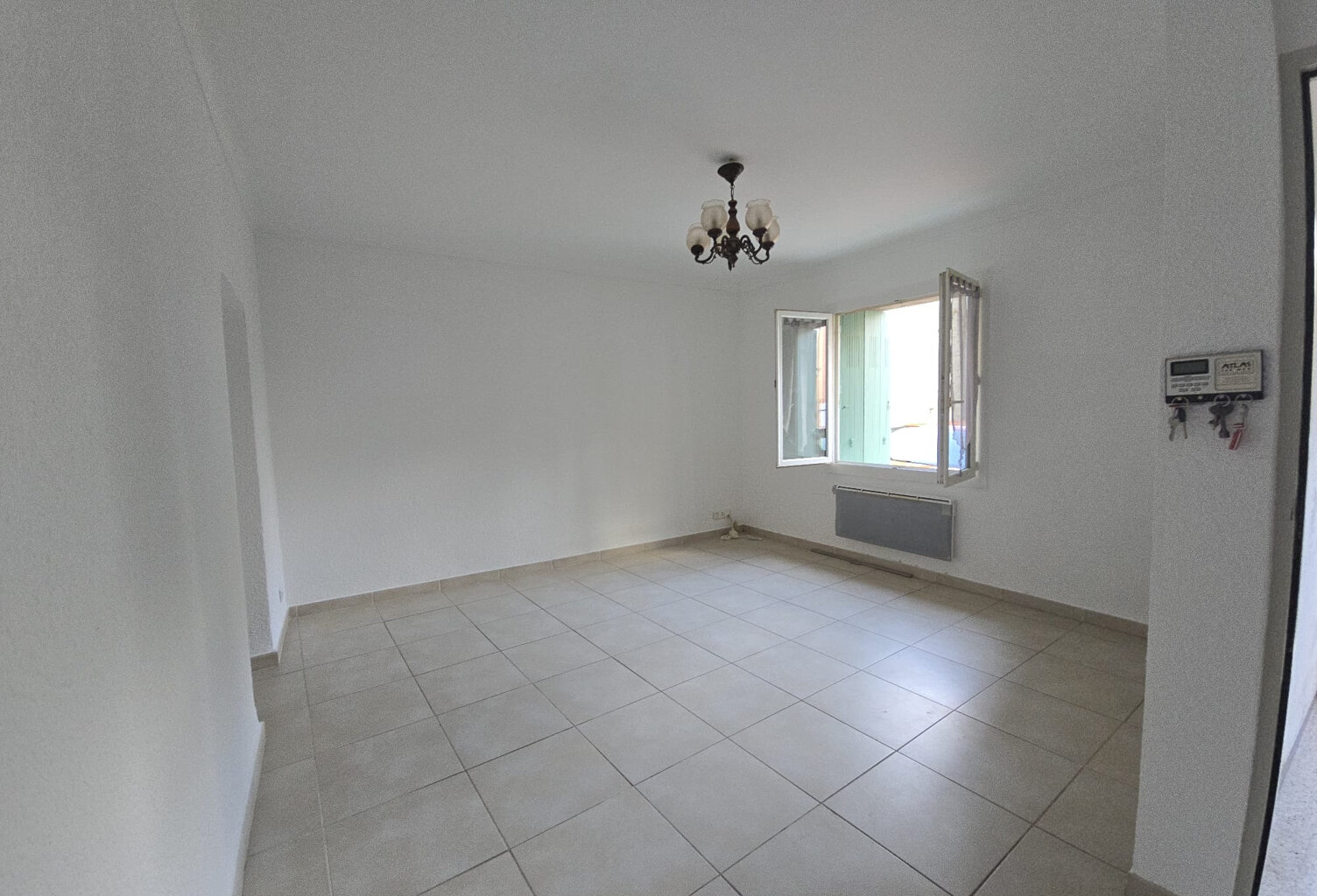 A LOUER - T3 Gréasque avec garage — photo 1