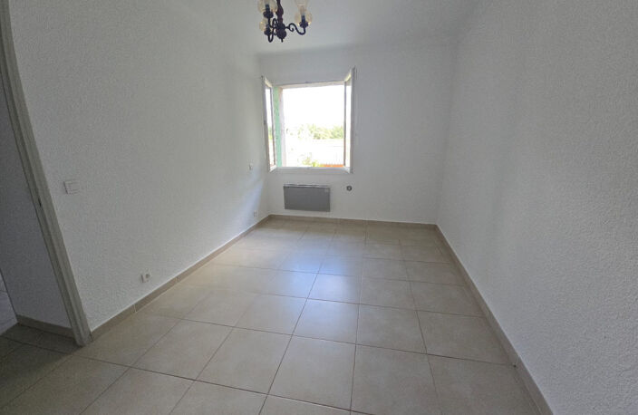 A LOUER - T3 Gréasque avec garage — photo 4