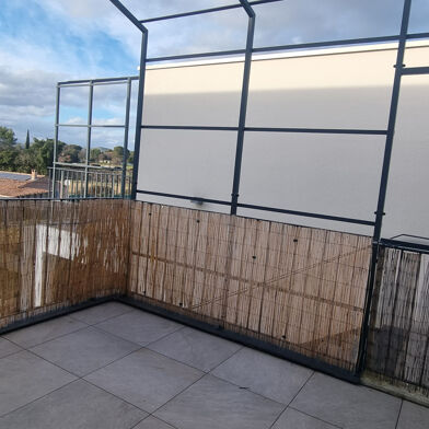 Appartement 3 pièces 910 €