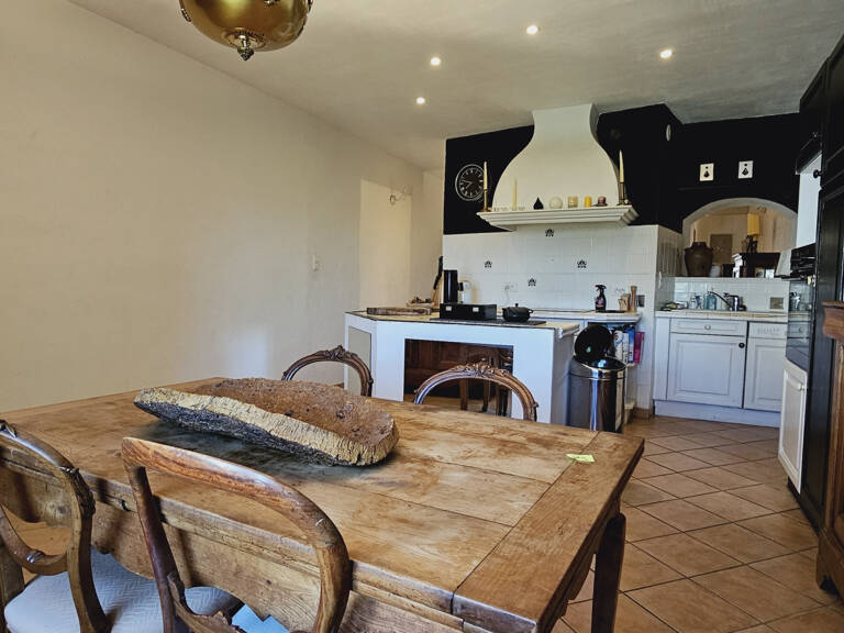 APPARTEMENT T4 CENTRE DU VILLAGE DE LA CADIERE — photo 1