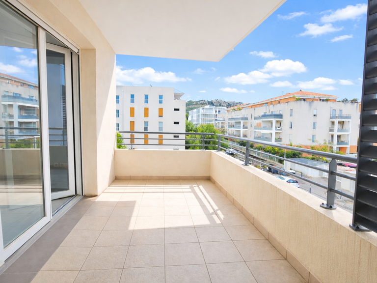 APPARTEMENT T3 AVEC TERRASSE - QUARTIER ROY D'ESPAGNE / SORMIOU - 13009 MARSEILLE — photo 1