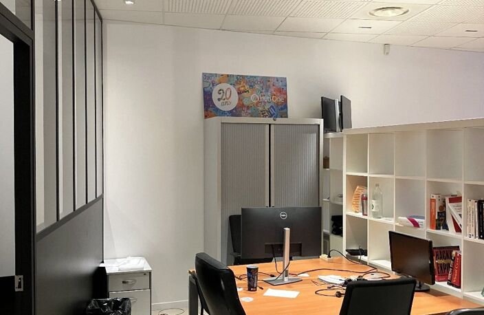 Local commercial — photo 2