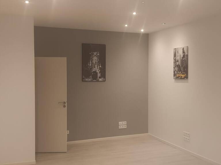 Rodez (Boulevard Laromiguière), Local commercial 34 m² environ, proche commerces et services — photo 1