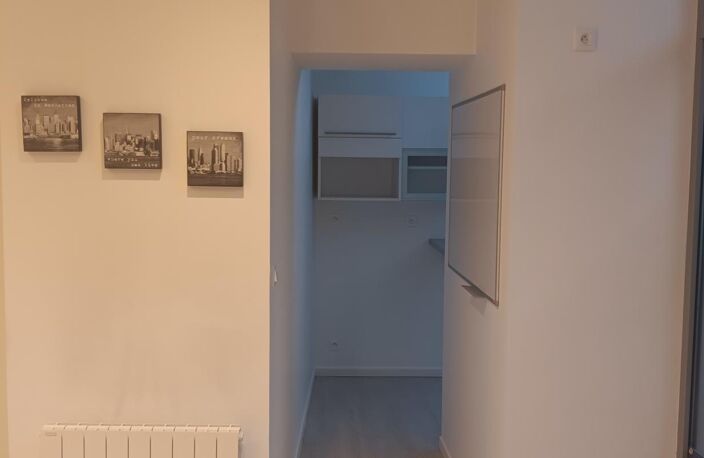 Rodez (Boulevard Laromiguière), Local commercial 34 m² environ, proche commerces et services — photo 2