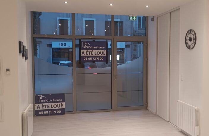 Rodez (Boulevard Laromiguière), Local commercial 34 m² environ, proche commerces et services — photo 3