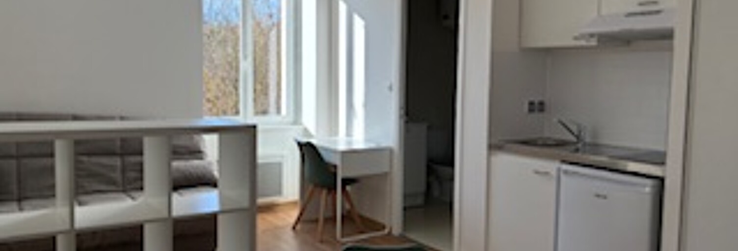 Appartement 1 Pièce 23 m² à louer à Le Monastère (12000)