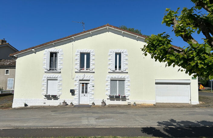 JOLIE MAISON DE VILLAGE ENTIÈREMENT RÉNOVÉE EN 2024, 3 CHAMBRES, JARDIN 700 M² à 50 m. LIBRE JUILLET 2026 — photo 2