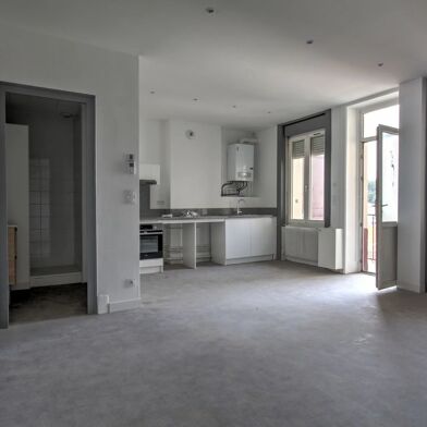 Appartement 3 pièces 700 €